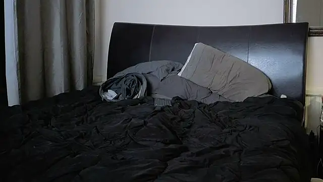 pantyhoselover54 online show from November 27, 7:23 am