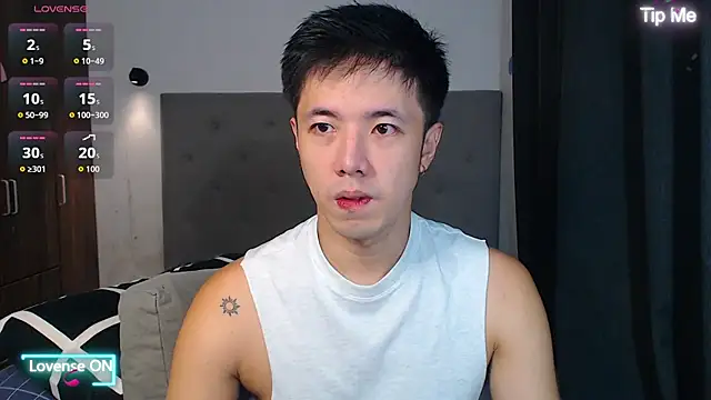 Addictiveboi online show from December 4, 2:18 am