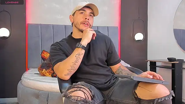 Liam walk  online show from February 8, 11:09 pm