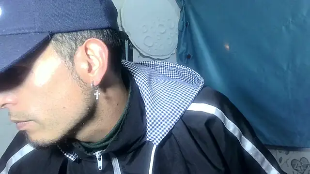 yourskinnybooy online show from September 19, 12:13 am