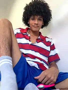 Max Rain online show from October 22, 7:38 pm