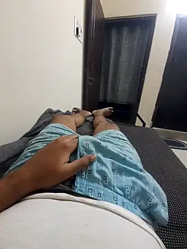 Yourslovingdick online show from January 13, 10:36 pm