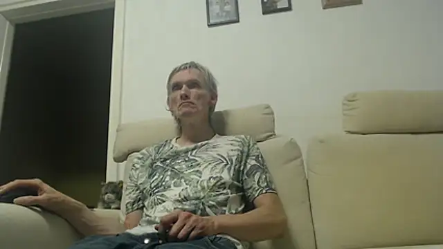 k74robert online show from November 1, 8:46 pm