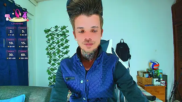 Snapshot of Gold_Loyal77 chatting on October 7, 2:48 am Gold Loyal77 online show from October 7, 2:48 am