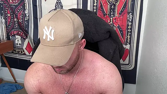 brettmycles28 online show from December 22, 6:27 pm