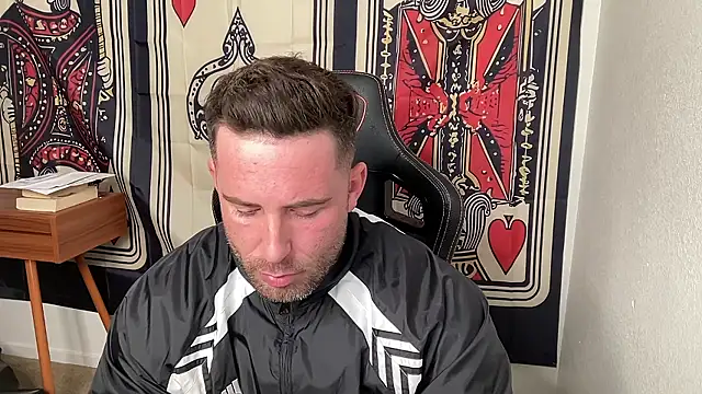 brettmycles28 online show from January 12, 8:02 pm