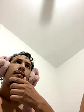 Snapshot of BAGHEERAPGG chatting on October 2, 12:25 am BAGHEERAPGG online show from October 2, 12:25 am