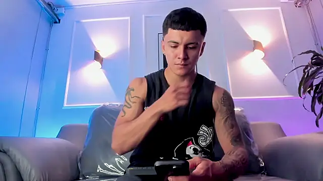 Leo santoro online show from April 10, 2:02 pm