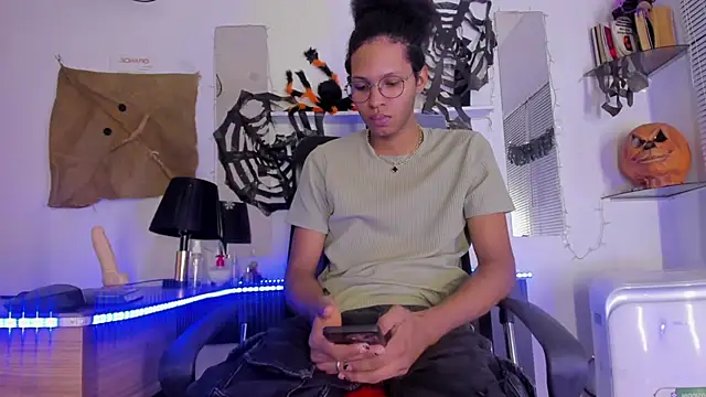 DEAMOL online show from October 27, 6:43 pm