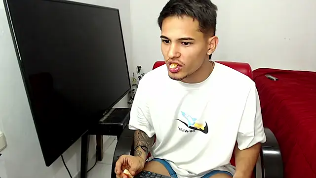 Alex mojica online show from February 3, 6:40 am