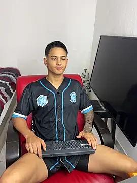 Alex mojica online show from February 8, 7:03 am