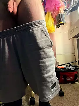 bearcub300 online show from February 2, 5:39 am