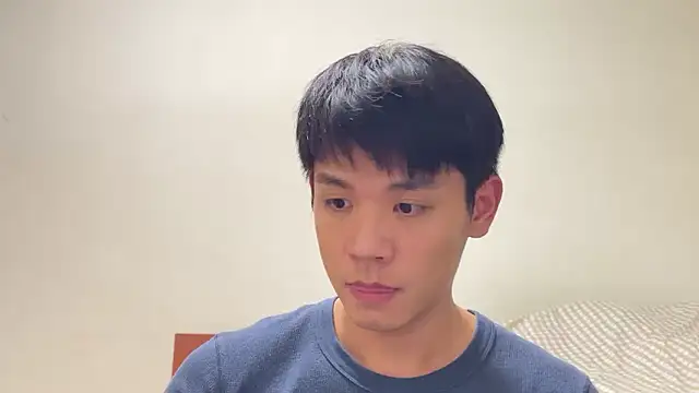 Foxfoxfox4 online show from December 14, 1:40 pm