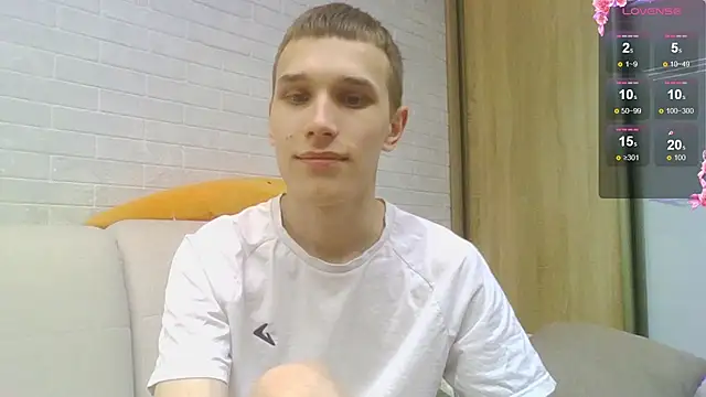 Snapshot of your___honeyy chatting on September 11, 1:10 pm your   honeyy online show from September 11, 1:10 pm