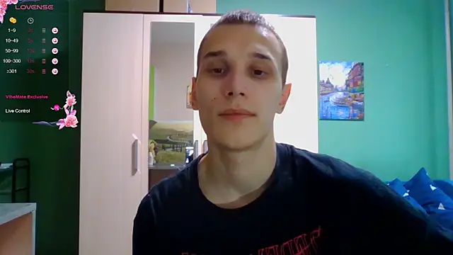 your   honeyy online show from April 4, 8:33 am