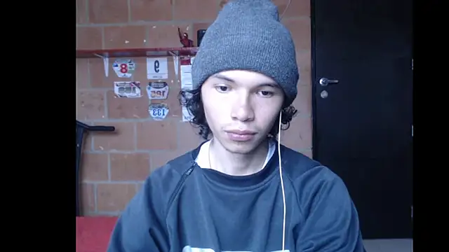 Snapshot of Xoxo_Smiles chatting on September 23, 4:39 pm Xoxo Smiles online show from September 23, 4:39 pm