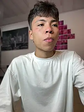 MaxiWildd online show from April 9, 1:06 pm