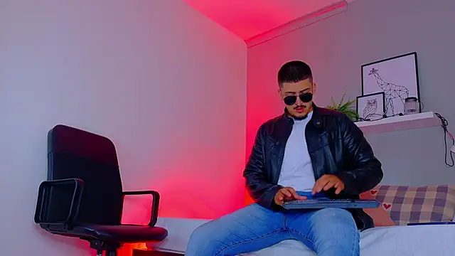 MrFox   online show from January 14, 8:01 pm