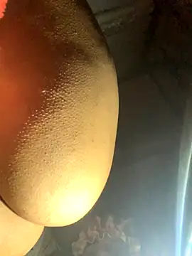 sweetpleasur3 online show from November 1, 7:01 am