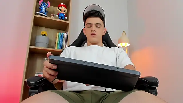 Mikecooper online show from March 19, 4:37 am