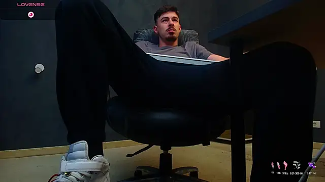 EnzoRace online show from November 13, 5:45 am