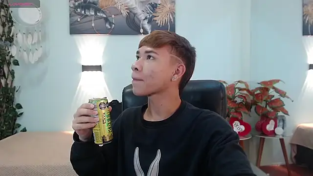 nathanclay online show from December 2, 3:31 am