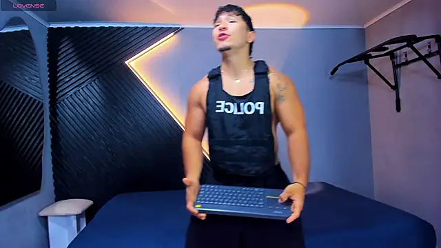 Horny nick18 online show from April 10, 10:22 am