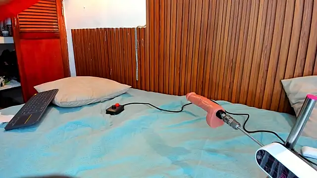 David niet online show from October 9, 6:24 pm