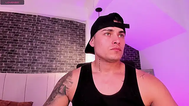 connorsmiith online show from March 14, 6:04 pm