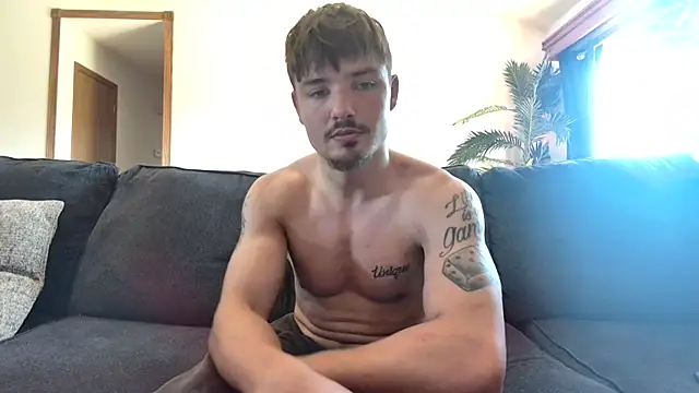 derekmontana2 online show from June 14, 8:44 pm