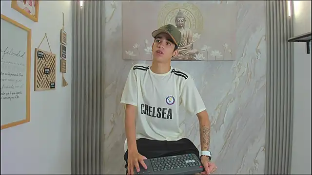 TWINKS BOYS1 online show from December 20, 8:05 pm