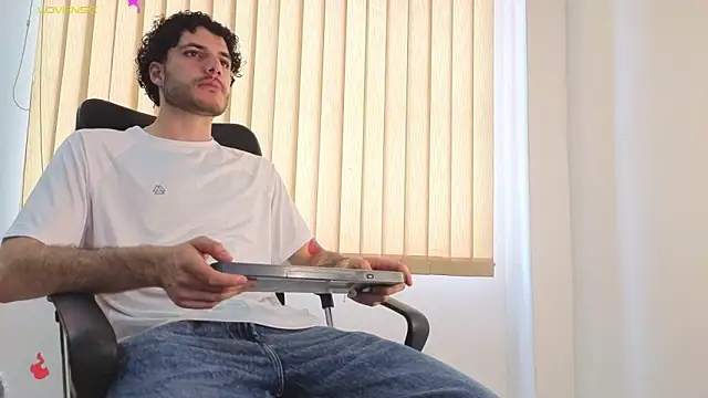 Rafael Mendezz online show from March 17, 8:33 pm