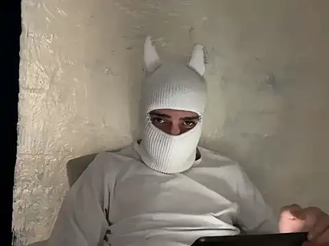 hunterpervhot online show from March 12, 4:47 pm