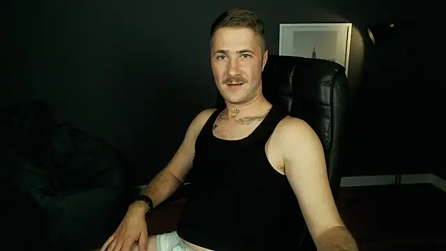 Snapshot of Mr_At_ chatting on September 17, 7:09 am Mr At  online show from September 17, 7:09 am