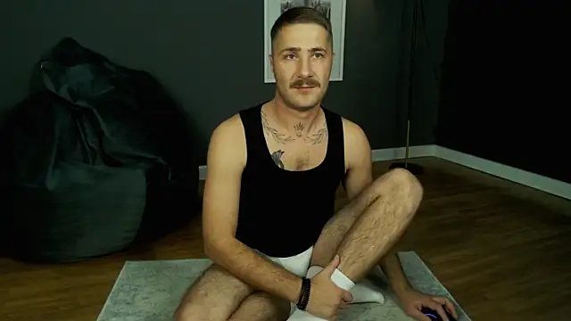Snapshot of Mr_At_ chatting on October 13, 7:14 am Mr At  online show from October 13, 7:14 am