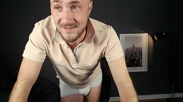 Snapshot of Mr_At_ chatting on September 11, 7:29 am Mr At  online show from September 11, 7:29 am
