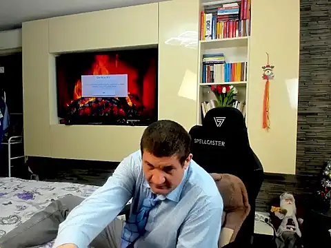 SpartacusDaddy48 online show from February 8, 8:13 pm