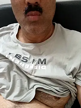 moonflower25 online show from February 6, 4:42 am