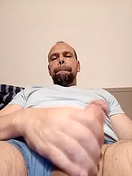 calofarru online show from October 13, 6:58 pm