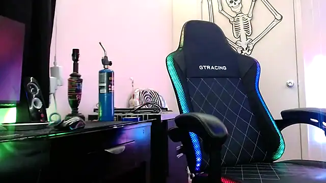 TypicalDepot5 online show from January 13, 10:58 pm