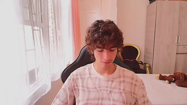 Nude Boy18 online show from October 9, 3:39 pm