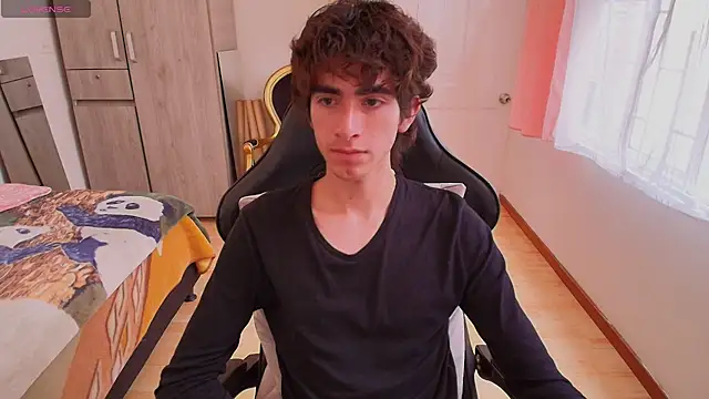 Nude Boy18 online show from September 12, 7:36 pm