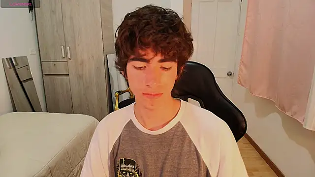 Nude Boy18 online show from September 15, 2:47 am