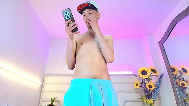 Ashton Myers online show from November 27, 8:45 pm