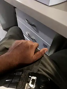 hotboy43339 online show from March 7, 7:55 pm