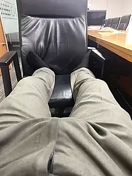 hotboy43339 online show from March 18, 7:06 pm