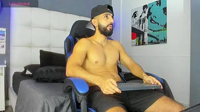 Yiyo10  online show from February 22, 5:20 am