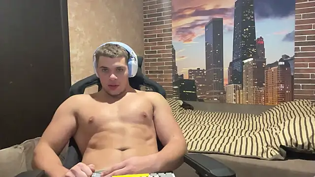 MusclePhantom online show from October 24, 8:43 pm