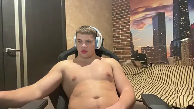 MusclePhantom online show from December 22, 9:56 pm