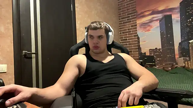 MusclePhantom online show from March 6, 9:45 pm